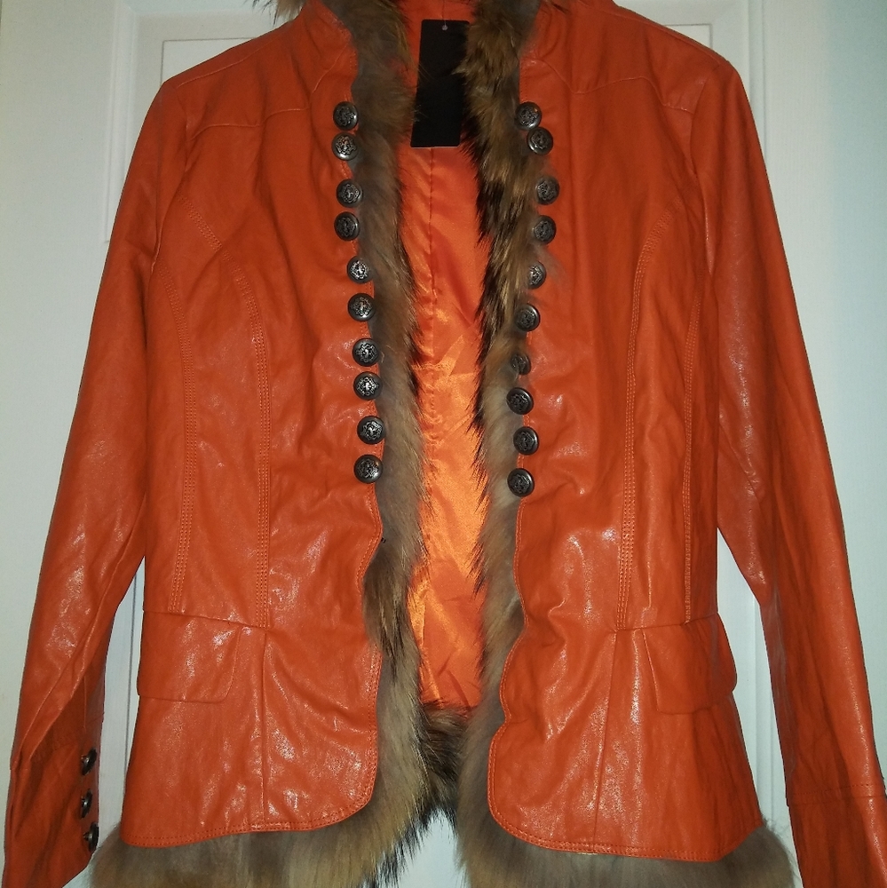 Women Orange fur trimmed jacket